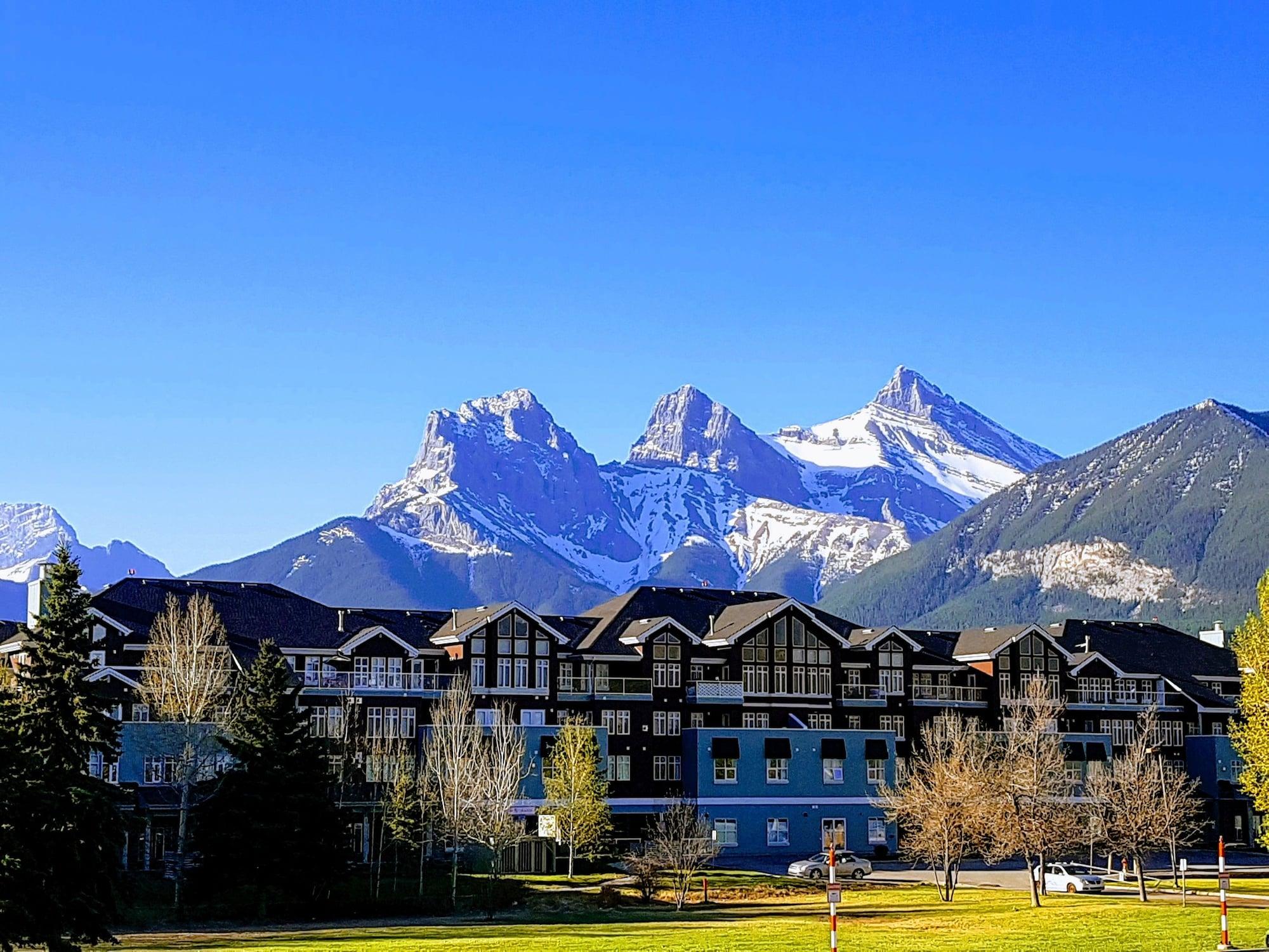 Sunset Mountain Inn Canmore Exterior foto
