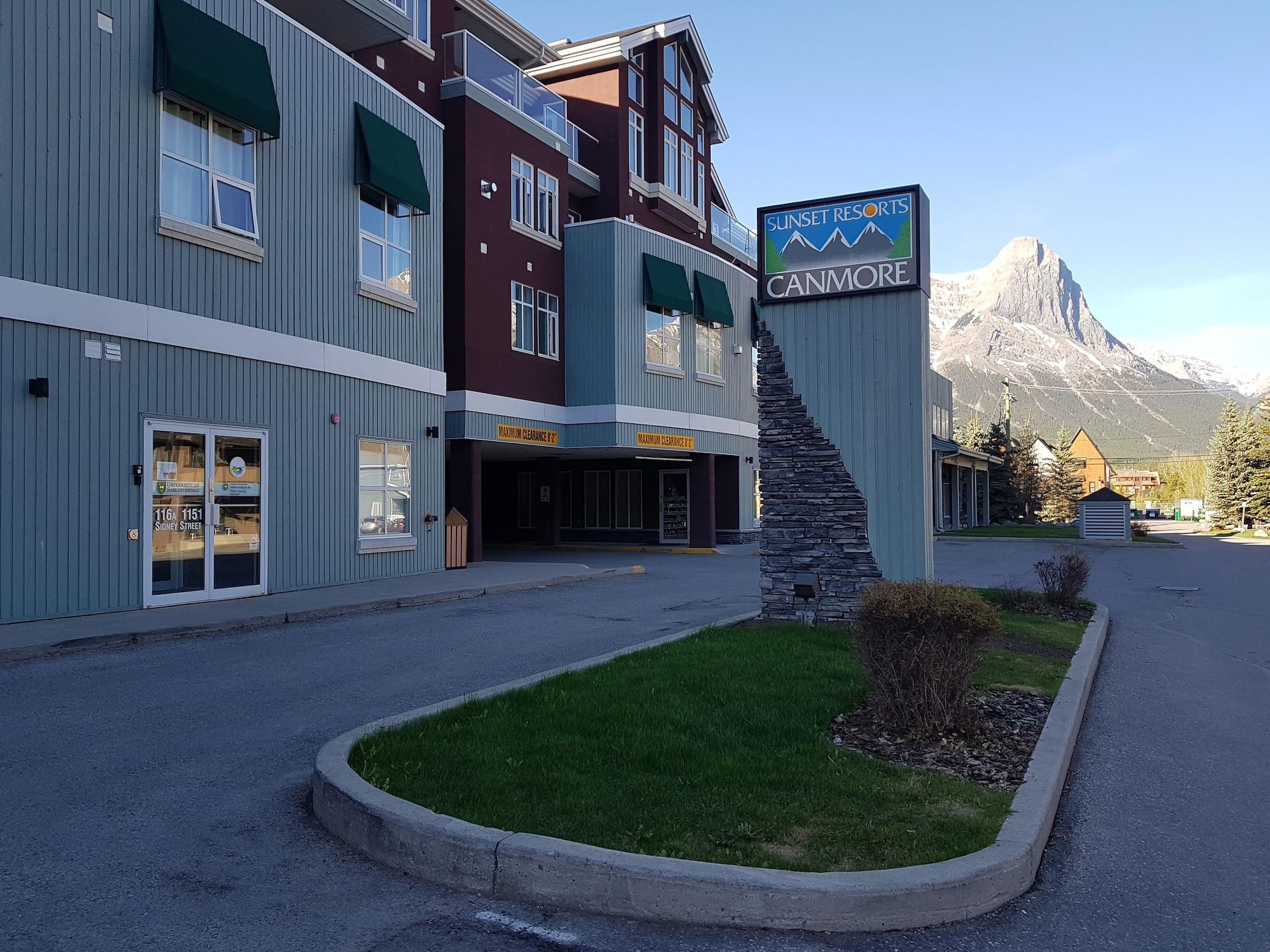 Sunset Mountain Inn Canmore Exterior foto